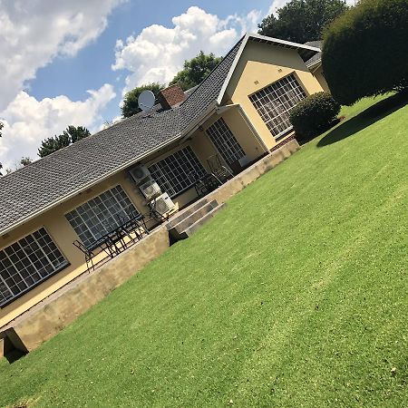 Khuvena Guesthouse Randburg Eksteriør billede