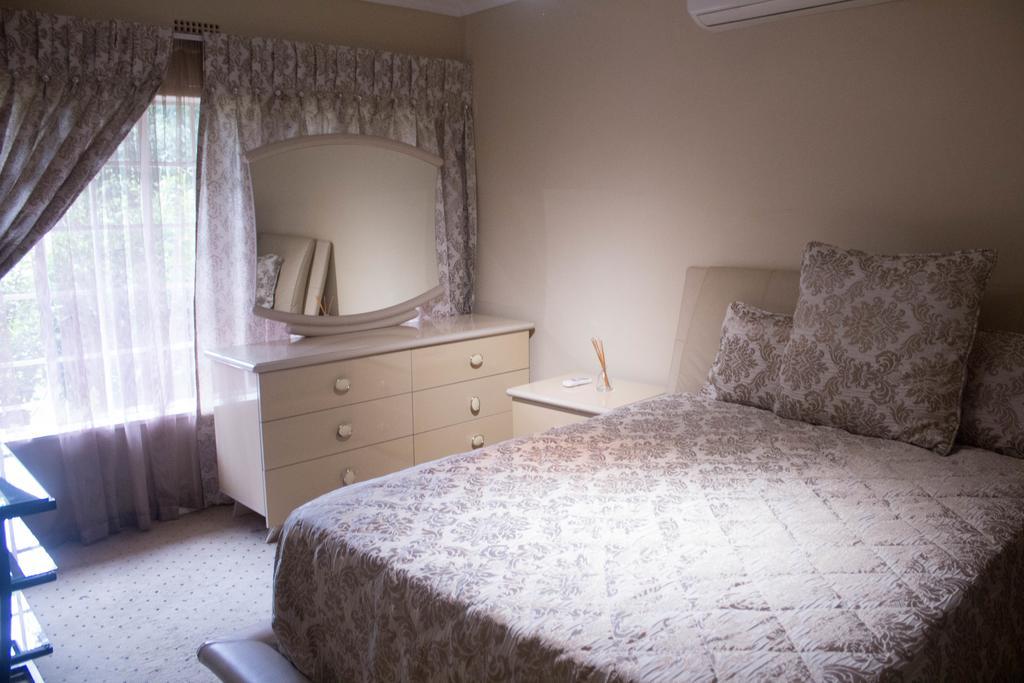 Khuvena Guesthouse Randburg Eksteriør billede
