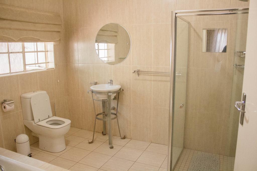 Khuvena Guesthouse Randburg Eksteriør billede