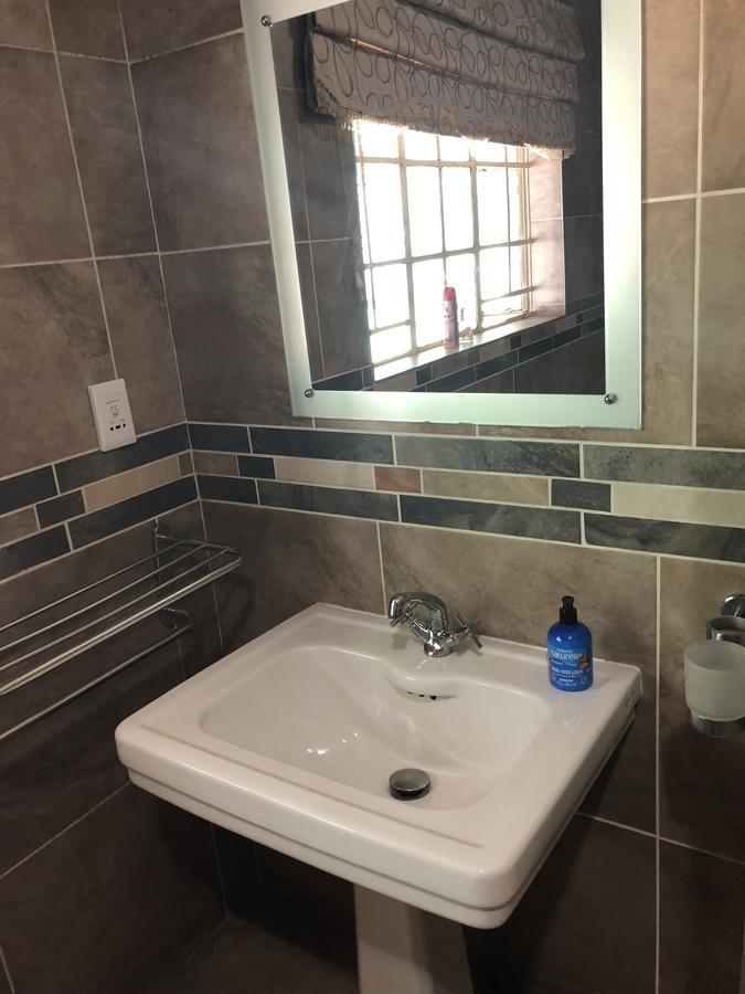 Khuvena Guesthouse Randburg Eksteriør billede