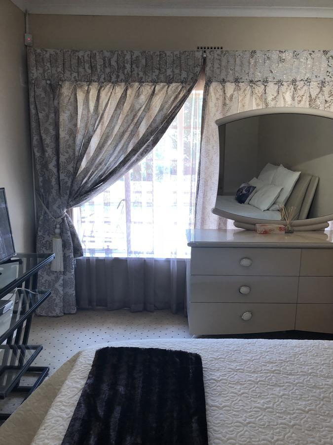 Khuvena Guesthouse Randburg Eksteriør billede