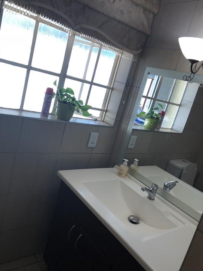 Khuvena Guesthouse Randburg Eksteriør billede