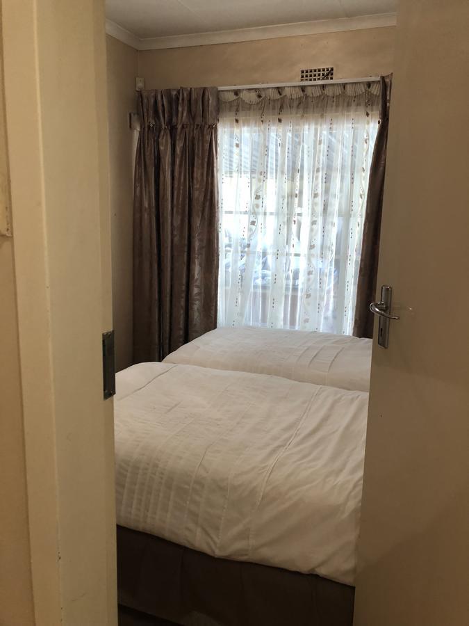 Khuvena Guesthouse Randburg Eksteriør billede
