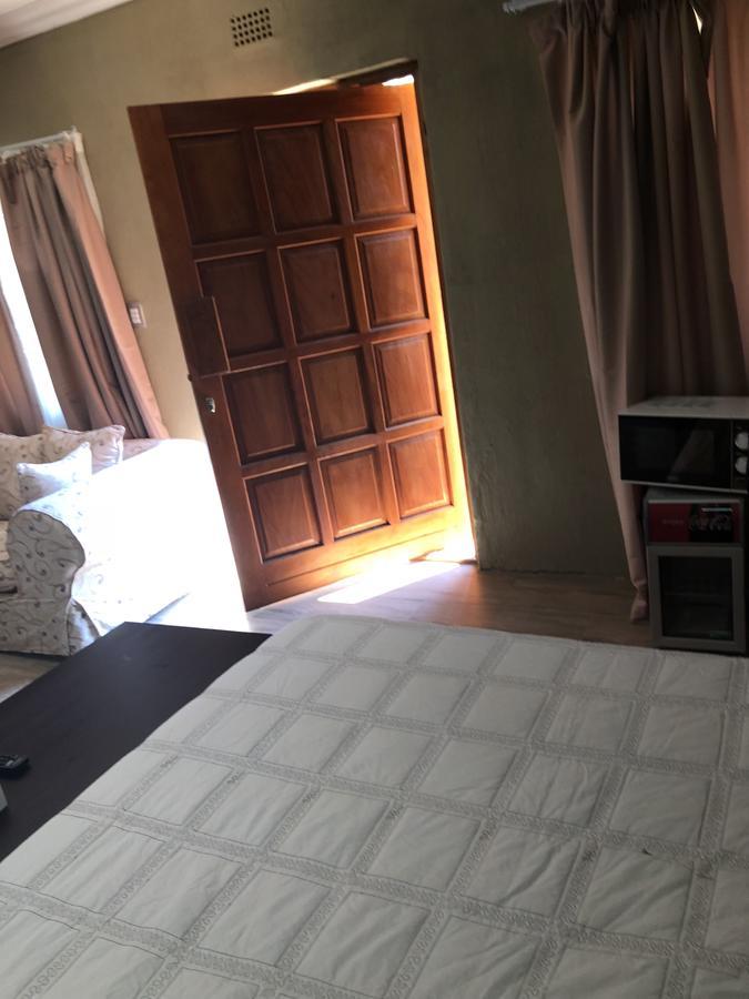 Khuvena Guesthouse Randburg Eksteriør billede