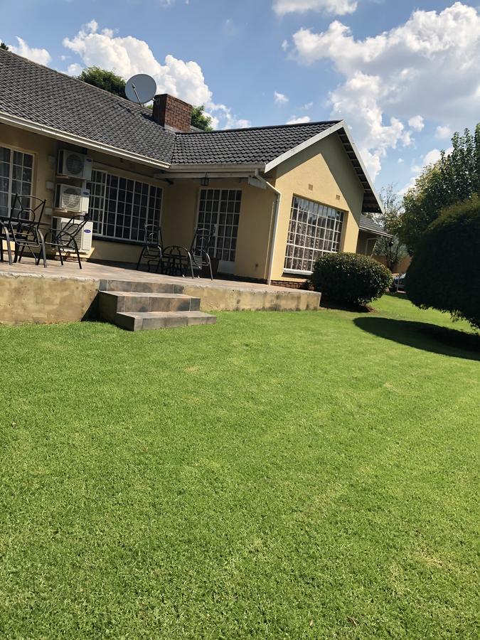 Khuvena Guesthouse Randburg Eksteriør billede
