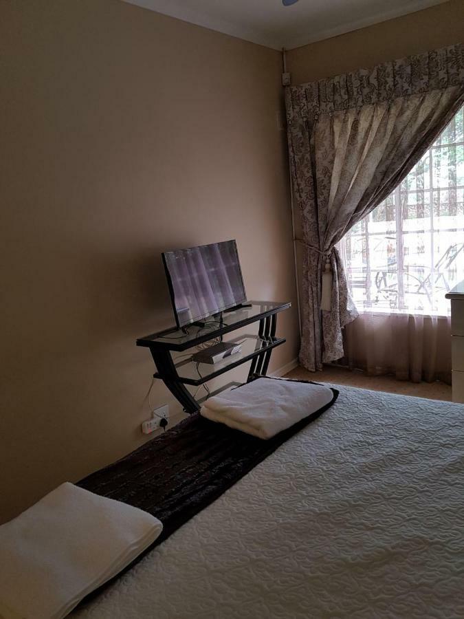 Khuvena Guesthouse Randburg Eksteriør billede